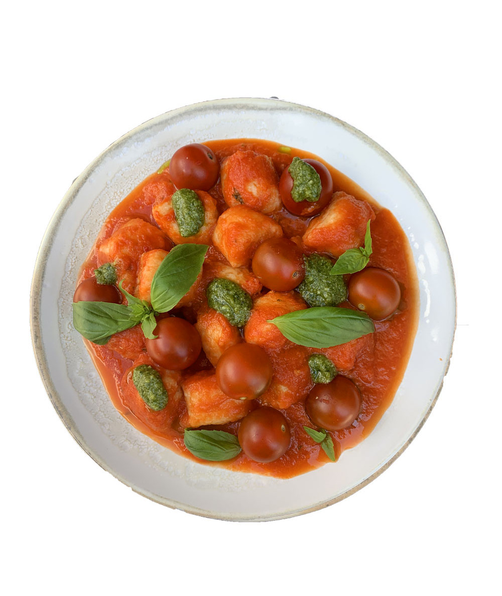 Vegan - Gnocchi with tomato and vegan pesto