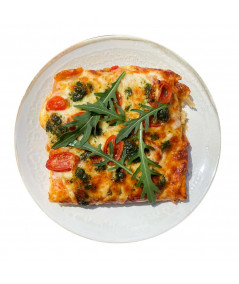 Focaccia amb mozzarella, cherry i alfàbrega