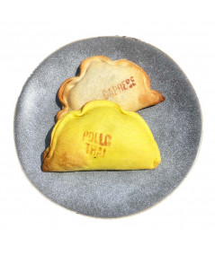 ¡Especial! Empanadillas Pollo Thai & Caprese