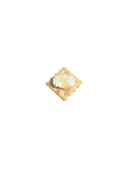 Cracker with Goat Cheese and Honey with Truffle